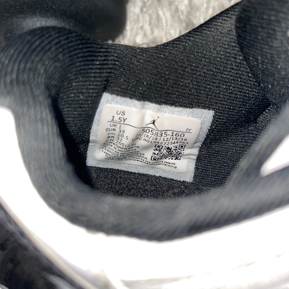 AIR JORDAN 11 RETRO LOW - Picture 5 of 7